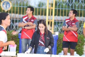 BIB: 
                            <button type="button" onclick="openModal(6602642)" class="btn btn-primary btn-sm float-right btn-popup" data-toggle="modal" data-target=".modal-high-quality">
                        <i class="fas fa-shopping-cart"></i> Add to Cart
                    </button>
                                            <button type="button" onclick="isThisMe(6602642, true)" class="btn btn-success btn-sm float-right btn-popup btn-isme hidden" data-toggle="tooltip" data-placement="bottom" title="นี่คือรูปของคุณใช่ไหม คลิกที่นี่เพื่อเอาเข้าอัลบั้ม">
                        <i class="fas fa-plus"></i> Add to album
                    </button>
                    <button type="button" onclick="isThisMe(6602642, false)" class="btn btn-warning btn-sm float-right btn-popup btn-isnotme hidden">
                        <i class="fas fa-ban"></i> Remove from album
                    </button>