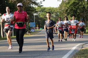 BIB: 194
                            <button type="button" onclick="openModal(6169539)" class="btn btn-primary btn-sm float-right btn-popup" data-toggle="modal" data-target=".modal-high-quality">
                        <i class="fas fa-shopping-cart"></i> Add to Cart
                    </button>
                                            <button type="button" onclick="isThisMe(6169539, true)" class="btn btn-success btn-sm float-right btn-popup btn-isme hidden" data-toggle="tooltip" data-placement="bottom" title="นี่คือรูปของคุณใช่ไหม คลิกที่นี่เพื่อเอาเข้าอัลบั้ม">
                        <i class="fas fa-plus"></i> Add to album
                    </button>
                    <button type="button" onclick="isThisMe(6169539, false)" class="btn btn-warning btn-sm float-right btn-popup btn-isnotme hidden">
                        <i class="fas fa-ban"></i> Remove from album
                    </button>