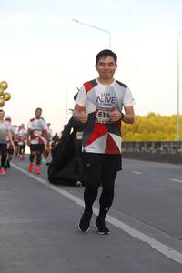 BIB: 614
                            <button type="button" onclick="openModal(6112183)" class="btn btn-primary btn-sm float-right btn-popup" data-toggle="modal" data-target=".modal-high-quality">
                        <i class="fas fa-shopping-cart"></i> Add to Cart
                    </button>
                                            <button type="button" onclick="isThisMe(6112183, true)" class="btn btn-success btn-sm float-right btn-popup btn-isme hidden" data-toggle="tooltip" data-placement="bottom" title="นี่คือรูปของคุณใช่ไหม คลิกที่นี่เพื่อเอาเข้าอัลบั้ม">
                        <i class="fas fa-plus"></i> Add to album
                    </button>
                    <button type="button" onclick="isThisMe(6112183, false)" class="btn btn-warning btn-sm float-right btn-popup btn-isnotme hidden">
                        <i class="fas fa-ban"></i> Remove from album
                    </button>