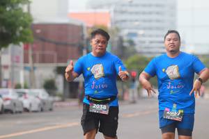 BIB: 2038
                            <button type="button" onclick="openModal(5965624)" class="btn btn-primary btn-sm float-right btn-popup" data-toggle="modal" data-target=".modal-high-quality">
                        <i class="fas fa-shopping-cart"></i> Add to Cart
                    </button>
                                            <button type="button" onclick="isThisMe(5965624, true)" class="btn btn-success btn-sm float-right btn-popup btn-isme hidden" data-toggle="tooltip" data-placement="bottom" title="นี่คือรูปของคุณใช่ไหม คลิกที่นี่เพื่อเอาเข้าอัลบั้ม">
                        <i class="fas fa-plus"></i> Add to album
                    </button>
                    <button type="button" onclick="isThisMe(5965624, false)" class="btn btn-warning btn-sm float-right btn-popup btn-isnotme hidden">
                        <i class="fas fa-ban"></i> Remove from album
                    </button>