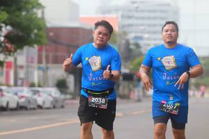 BIB: 2038
                            <button type="button" onclick="openModal(5965628)" class="btn btn-primary btn-sm float-right btn-popup" data-toggle="modal" data-target=".modal-high-quality">
                        <i class="fas fa-shopping-cart"></i> Add to Cart
                    </button>
                                            <button type="button" onclick="isThisMe(5965628, true)" class="btn btn-success btn-sm float-right btn-popup btn-isme hidden" data-toggle="tooltip" data-placement="bottom" title="นี่คือรูปของคุณใช่ไหม คลิกที่นี่เพื่อเอาเข้าอัลบั้ม">
                        <i class="fas fa-plus"></i> Add to album
                    </button>
                    <button type="button" onclick="isThisMe(5965628, false)" class="btn btn-warning btn-sm float-right btn-popup btn-isnotme hidden">
                        <i class="fas fa-ban"></i> Remove from album
                    </button>