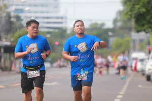 BIB: 2038
                            <button type="button" onclick="openModal(5965598)" class="btn btn-primary btn-sm float-right btn-popup" data-toggle="modal" data-target=".modal-high-quality">
                        <i class="fas fa-shopping-cart"></i> Add to Cart
                    </button>
                                            <button type="button" onclick="isThisMe(5965598, true)" class="btn btn-success btn-sm float-right btn-popup btn-isme hidden" data-toggle="tooltip" data-placement="bottom" title="นี่คือรูปของคุณใช่ไหม คลิกที่นี่เพื่อเอาเข้าอัลบั้ม">
                        <i class="fas fa-plus"></i> Add to album
                    </button>
                    <button type="button" onclick="isThisMe(5965598, false)" class="btn btn-warning btn-sm float-right btn-popup btn-isnotme hidden">
                        <i class="fas fa-ban"></i> Remove from album
                    </button>