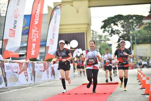 BIB: 019
                            <button type="button" onclick="openModal(5984688)" class="btn btn-primary btn-sm float-right btn-popup" data-toggle="modal" data-target=".modal-high-quality">
                        <i class="fas fa-shopping-cart"></i> Add to Cart
                    </button>
                                            <button type="button" onclick="isThisMe(5984688, true)" class="btn btn-success btn-sm float-right btn-popup btn-isme hidden" data-toggle="tooltip" data-placement="bottom" title="นี่คือรูปของคุณใช่ไหม คลิกที่นี่เพื่อเอาเข้าอัลบั้ม">
                        <i class="fas fa-plus"></i> Add to album
                    </button>
                    <button type="button" onclick="isThisMe(5984688, false)" class="btn btn-warning btn-sm float-right btn-popup btn-isnotme hidden">
                        <i class="fas fa-ban"></i> Remove from album
                    </button>