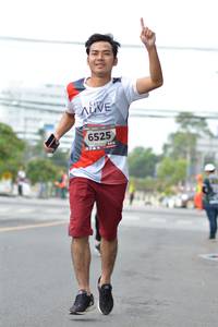 BIB: 6525
                            <button type="button" onclick="openModal(5953789)" class="btn btn-primary btn-sm float-right btn-popup" data-toggle="modal" data-target=".modal-high-quality">
                        <i class="fas fa-shopping-cart"></i> Add to Cart
                    </button>
                                            <button type="button" onclick="isThisMe(5953789, true)" class="btn btn-success btn-sm float-right btn-popup btn-isme hidden" data-toggle="tooltip" data-placement="bottom" title="นี่คือรูปของคุณใช่ไหม คลิกที่นี่เพื่อเอาเข้าอัลบั้ม">
                        <i class="fas fa-plus"></i> Add to album
                    </button>
                    <button type="button" onclick="isThisMe(5953789, false)" class="btn btn-warning btn-sm float-right btn-popup btn-isnotme hidden">
                        <i class="fas fa-ban"></i> Remove from album
                    </button>