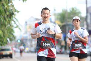 BIB: 2644, 2666, 128
                            <button type="button" onclick="openModal(5984026)" class="btn btn-primary btn-sm float-right btn-popup" data-toggle="modal" data-target=".modal-high-quality">
                        <i class="fas fa-shopping-cart"></i> Add to Cart
                    </button>
                                            <button type="button" onclick="isThisMe(5984026, true)" class="btn btn-success btn-sm float-right btn-popup btn-isme hidden" data-toggle="tooltip" data-placement="bottom" title="นี่คือรูปของคุณใช่ไหม คลิกที่นี่เพื่อเอาเข้าอัลบั้ม">
                        <i class="fas fa-plus"></i> Add to album
                    </button>
                    <button type="button" onclick="isThisMe(5984026, false)" class="btn btn-warning btn-sm float-right btn-popup btn-isnotme hidden">
                        <i class="fas fa-ban"></i> Remove from album
                    </button>