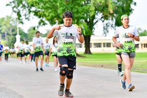 BIB: 1365
                            <button type="button" onclick="openModal(3721499)" class="btn btn-primary btn-sm float-right btn-popup" data-toggle="modal" data-target=".modal-high-quality">
                        <i class="fas fa-shopping-cart"></i> Add to Cart
                    </button>
                                            <button type="button" onclick="isThisMe(3721499, true)" class="btn btn-success btn-sm float-right btn-popup btn-isme hidden" data-toggle="tooltip" data-placement="bottom" title="นี่คือรูปของคุณใช่ไหม คลิกที่นี่เพื่อเอาเข้าอัลบั้ม">
                        <i class="fas fa-plus"></i> Add to album
                    </button>
                    <button type="button" onclick="isThisMe(3721499, false)" class="btn btn-warning btn-sm float-right btn-popup btn-isnotme hidden">
                        <i class="fas fa-ban"></i> Remove from album
                    </button>