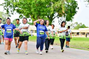 BIB: 2580, 62556, 557
                            <button type="button" onclick="openModal(3720919)" class="btn btn-primary btn-sm float-right btn-popup" data-toggle="modal" data-target=".modal-high-quality">
                        <i class="fas fa-shopping-cart"></i> Add to Cart
                    </button>
                                            <button type="button" onclick="isThisMe(3720919, true)" class="btn btn-success btn-sm float-right btn-popup btn-isme hidden" data-toggle="tooltip" data-placement="bottom" title="นี่คือรูปของคุณใช่ไหม คลิกที่นี่เพื่อเอาเข้าอัลบั้ม">
                        <i class="fas fa-plus"></i> Add to album
                    </button>
                    <button type="button" onclick="isThisMe(3720919, false)" class="btn btn-warning btn-sm float-right btn-popup btn-isnotme hidden">
                        <i class="fas fa-ban"></i> Remove from album
                    </button>