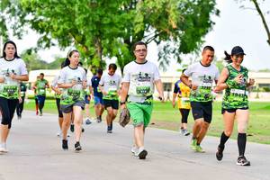 BIB: 
                            <button type="button" onclick="openModal(3720614)" class="btn btn-primary btn-sm float-right btn-popup" data-toggle="modal" data-target=".modal-high-quality">
                        <i class="fas fa-shopping-cart"></i> Add to Cart
                    </button>
                                            <button type="button" onclick="isThisMe(3720614, true)" class="btn btn-success btn-sm float-right btn-popup btn-isme hidden" data-toggle="tooltip" data-placement="bottom" title="นี่คือรูปของคุณใช่ไหม คลิกที่นี่เพื่อเอาเข้าอัลบั้ม">
                        <i class="fas fa-plus"></i> Add to album
                    </button>
                    <button type="button" onclick="isThisMe(3720614, false)" class="btn btn-warning btn-sm float-right btn-popup btn-isnotme hidden">
                        <i class="fas fa-ban"></i> Remove from album
                    </button>