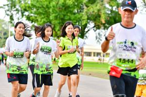 BIB: 8284
                            <button type="button" onclick="openModal(3721421)" class="btn btn-primary btn-sm float-right btn-popup" data-toggle="modal" data-target=".modal-high-quality">
                        <i class="fas fa-shopping-cart"></i> Add to Cart
                    </button>
                                            <button type="button" onclick="isThisMe(3721421, true)" class="btn btn-success btn-sm float-right btn-popup btn-isme hidden" data-toggle="tooltip" data-placement="bottom" title="นี่คือรูปของคุณใช่ไหม คลิกที่นี่เพื่อเอาเข้าอัลบั้ม">
                        <i class="fas fa-plus"></i> Add to album
                    </button>
                    <button type="button" onclick="isThisMe(3721421, false)" class="btn btn-warning btn-sm float-right btn-popup btn-isnotme hidden">
                        <i class="fas fa-ban"></i> Remove from album
                    </button>