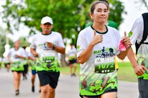 BIB: 1072
                            <button type="button" onclick="openModal(3720223)" class="btn btn-primary btn-sm float-right btn-popup" data-toggle="modal" data-target=".modal-high-quality">
                        <i class="fas fa-shopping-cart"></i> Add to Cart
                    </button>
                                            <button type="button" onclick="isThisMe(3720223, true)" class="btn btn-success btn-sm float-right btn-popup btn-isme hidden" data-toggle="tooltip" data-placement="bottom" title="นี่คือรูปของคุณใช่ไหม คลิกที่นี่เพื่อเอาเข้าอัลบั้ม">
                        <i class="fas fa-plus"></i> Add to album
                    </button>
                    <button type="button" onclick="isThisMe(3720223, false)" class="btn btn-warning btn-sm float-right btn-popup btn-isnotme hidden">
                        <i class="fas fa-ban"></i> Remove from album
                    </button>