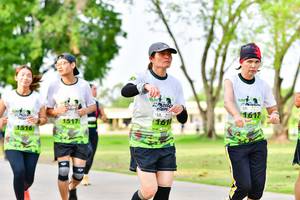 BIB: 1517
                            <button type="button" onclick="openModal(3721792)" class="btn btn-primary btn-sm float-right btn-popup" data-toggle="modal" data-target=".modal-high-quality">
                        <i class="fas fa-shopping-cart"></i> Add to Cart
                    </button>
                                            <button type="button" onclick="isThisMe(3721792, true)" class="btn btn-success btn-sm float-right btn-popup btn-isme hidden" data-toggle="tooltip" data-placement="bottom" title="นี่คือรูปของคุณใช่ไหม คลิกที่นี่เพื่อเอาเข้าอัลบั้ม">
                        <i class="fas fa-plus"></i> Add to album
                    </button>
                    <button type="button" onclick="isThisMe(3721792, false)" class="btn btn-warning btn-sm float-right btn-popup btn-isnotme hidden">
                        <i class="fas fa-ban"></i> Remove from album
                    </button>