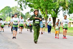 BIB: 1368
                            <button type="button" onclick="openModal(3721399)" class="btn btn-primary btn-sm float-right btn-popup" data-toggle="modal" data-target=".modal-high-quality">
                        <i class="fas fa-shopping-cart"></i> Add to Cart
                    </button>
                                            <button type="button" onclick="isThisMe(3721399, true)" class="btn btn-success btn-sm float-right btn-popup btn-isme hidden" data-toggle="tooltip" data-placement="bottom" title="นี่คือรูปของคุณใช่ไหม คลิกที่นี่เพื่อเอาเข้าอัลบั้ม">
                        <i class="fas fa-plus"></i> Add to album
                    </button>
                    <button type="button" onclick="isThisMe(3721399, false)" class="btn btn-warning btn-sm float-right btn-popup btn-isnotme hidden">
                        <i class="fas fa-ban"></i> Remove from album
                    </button>