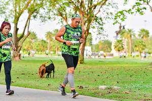 BIB: 
                            <button type="button" onclick="openModal(3718350)" class="btn btn-primary btn-sm float-right btn-popup" data-toggle="modal" data-target=".modal-high-quality">
                        <i class="fas fa-shopping-cart"></i> Add to Cart
                    </button>
                                            <button type="button" onclick="isThisMe(3718350, true)" class="btn btn-success btn-sm float-right btn-popup btn-isme hidden" data-toggle="tooltip" data-placement="bottom" title="นี่คือรูปของคุณใช่ไหม คลิกที่นี่เพื่อเอาเข้าอัลบั้ม">
                        <i class="fas fa-plus"></i> Add to album
                    </button>
                    <button type="button" onclick="isThisMe(3718350, false)" class="btn btn-warning btn-sm float-right btn-popup btn-isnotme hidden">
                        <i class="fas fa-ban"></i> Remove from album
                    </button>