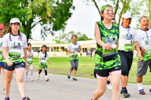 BIB: 252
                            <button type="button" onclick="openModal(3720750)" class="btn btn-primary btn-sm float-right btn-popup" data-toggle="modal" data-target=".modal-high-quality">
                        <i class="fas fa-shopping-cart"></i> Add to Cart
                    </button>
                                            <button type="button" onclick="isThisMe(3720750, true)" class="btn btn-success btn-sm float-right btn-popup btn-isme hidden" data-toggle="tooltip" data-placement="bottom" title="นี่คือรูปของคุณใช่ไหม คลิกที่นี่เพื่อเอาเข้าอัลบั้ม">
                        <i class="fas fa-plus"></i> Add to album
                    </button>
                    <button type="button" onclick="isThisMe(3720750, false)" class="btn btn-warning btn-sm float-right btn-popup btn-isnotme hidden">
                        <i class="fas fa-ban"></i> Remove from album
                    </button>