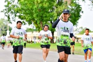 BIB: 1894
                            <button type="button" onclick="openModal(3720983)" class="btn btn-primary btn-sm float-right btn-popup" data-toggle="modal" data-target=".modal-high-quality">
                        <i class="fas fa-shopping-cart"></i> Add to Cart
                    </button>
                                            <button type="button" onclick="isThisMe(3720983, true)" class="btn btn-success btn-sm float-right btn-popup btn-isme hidden" data-toggle="tooltip" data-placement="bottom" title="นี่คือรูปของคุณใช่ไหม คลิกที่นี่เพื่อเอาเข้าอัลบั้ม">
                        <i class="fas fa-plus"></i> Add to album
                    </button>
                    <button type="button" onclick="isThisMe(3720983, false)" class="btn btn-warning btn-sm float-right btn-popup btn-isnotme hidden">
                        <i class="fas fa-ban"></i> Remove from album
                    </button>