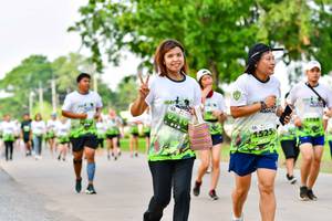 BIB: 1704, 1525
                            <button type="button" onclick="openModal(3720400)" class="btn btn-primary btn-sm float-right btn-popup" data-toggle="modal" data-target=".modal-high-quality">
                        <i class="fas fa-shopping-cart"></i> Add to Cart
                    </button>
                                            <button type="button" onclick="isThisMe(3720400, true)" class="btn btn-success btn-sm float-right btn-popup btn-isme hidden" data-toggle="tooltip" data-placement="bottom" title="นี่คือรูปของคุณใช่ไหม คลิกที่นี่เพื่อเอาเข้าอัลบั้ม">
                        <i class="fas fa-plus"></i> Add to album
                    </button>
                    <button type="button" onclick="isThisMe(3720400, false)" class="btn btn-warning btn-sm float-right btn-popup btn-isnotme hidden">
                        <i class="fas fa-ban"></i> Remove from album
                    </button>