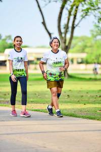 BIB: 1686, 612
                            <button type="button" onclick="openModal(3718220)" class="btn btn-primary btn-sm float-right btn-popup" data-toggle="modal" data-target=".modal-high-quality">
                        <i class="fas fa-shopping-cart"></i> Add to Cart
                    </button>
                                            <button type="button" onclick="isThisMe(3718220, true)" class="btn btn-success btn-sm float-right btn-popup btn-isme hidden" data-toggle="tooltip" data-placement="bottom" title="นี่คือรูปของคุณใช่ไหม คลิกที่นี่เพื่อเอาเข้าอัลบั้ม">
                        <i class="fas fa-plus"></i> Add to album
                    </button>
                    <button type="button" onclick="isThisMe(3718220, false)" class="btn btn-warning btn-sm float-right btn-popup btn-isnotme hidden">
                        <i class="fas fa-ban"></i> Remove from album
                    </button>