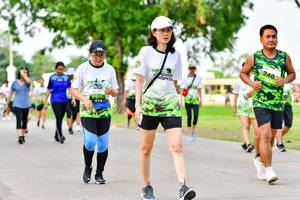 BIB: 
                            <button type="button" onclick="openModal(3720726)" class="btn btn-primary btn-sm float-right btn-popup" data-toggle="modal" data-target=".modal-high-quality">
                        <i class="fas fa-shopping-cart"></i> Add to Cart
                    </button>
                                            <button type="button" onclick="isThisMe(3720726, true)" class="btn btn-success btn-sm float-right btn-popup btn-isme hidden" data-toggle="tooltip" data-placement="bottom" title="นี่คือรูปของคุณใช่ไหม คลิกที่นี่เพื่อเอาเข้าอัลบั้ม">
                        <i class="fas fa-plus"></i> Add to album
                    </button>
                    <button type="button" onclick="isThisMe(3720726, false)" class="btn btn-warning btn-sm float-right btn-popup btn-isnotme hidden">
                        <i class="fas fa-ban"></i> Remove from album
                    </button>