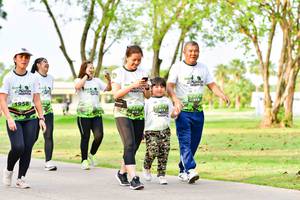 BIB: 1958
                            <button type="button" onclick="openModal(3721854)" class="btn btn-primary btn-sm float-right btn-popup" data-toggle="modal" data-target=".modal-high-quality">
                        <i class="fas fa-shopping-cart"></i> Add to Cart
                    </button>
                                            <button type="button" onclick="isThisMe(3721854, true)" class="btn btn-success btn-sm float-right btn-popup btn-isme hidden" data-toggle="tooltip" data-placement="bottom" title="นี่คือรูปของคุณใช่ไหม คลิกที่นี่เพื่อเอาเข้าอัลบั้ม">
                        <i class="fas fa-plus"></i> Add to album
                    </button>
                    <button type="button" onclick="isThisMe(3721854, false)" class="btn btn-warning btn-sm float-right btn-popup btn-isnotme hidden">
                        <i class="fas fa-ban"></i> Remove from album
                    </button>