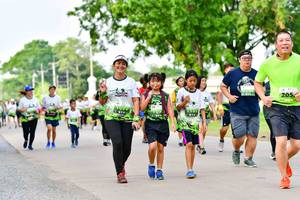 BIB: 
                            <button type="button" onclick="openModal(3720648)" class="btn btn-primary btn-sm float-right btn-popup" data-toggle="modal" data-target=".modal-high-quality">
                        <i class="fas fa-shopping-cart"></i> Add to Cart
                    </button>
                                            <button type="button" onclick="isThisMe(3720648, true)" class="btn btn-success btn-sm float-right btn-popup btn-isme hidden" data-toggle="tooltip" data-placement="bottom" title="นี่คือรูปของคุณใช่ไหม คลิกที่นี่เพื่อเอาเข้าอัลบั้ม">
                        <i class="fas fa-plus"></i> Add to album
                    </button>
                    <button type="button" onclick="isThisMe(3720648, false)" class="btn btn-warning btn-sm float-right btn-popup btn-isnotme hidden">
                        <i class="fas fa-ban"></i> Remove from album
                    </button>