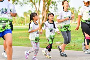 BIB: 
                            <button type="button" onclick="openModal(3720765)" class="btn btn-primary btn-sm float-right btn-popup" data-toggle="modal" data-target=".modal-high-quality">
                        <i class="fas fa-shopping-cart"></i> Add to Cart
                    </button>
                                            <button type="button" onclick="isThisMe(3720765, true)" class="btn btn-success btn-sm float-right btn-popup btn-isme hidden" data-toggle="tooltip" data-placement="bottom" title="นี่คือรูปของคุณใช่ไหม คลิกที่นี่เพื่อเอาเข้าอัลบั้ม">
                        <i class="fas fa-plus"></i> Add to album
                    </button>
                    <button type="button" onclick="isThisMe(3720765, false)" class="btn btn-warning btn-sm float-right btn-popup btn-isnotme hidden">
                        <i class="fas fa-ban"></i> Remove from album
                    </button>