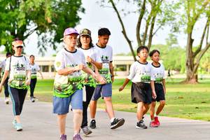 BIB: 
                            <button type="button" onclick="openModal(3722019)" class="btn btn-primary btn-sm float-right btn-popup" data-toggle="modal" data-target=".modal-high-quality">
                        <i class="fas fa-shopping-cart"></i> Add to Cart
                    </button>
                                            <button type="button" onclick="isThisMe(3722019, true)" class="btn btn-success btn-sm float-right btn-popup btn-isme hidden" data-toggle="tooltip" data-placement="bottom" title="นี่คือรูปของคุณใช่ไหม คลิกที่นี่เพื่อเอาเข้าอัลบั้ม">
                        <i class="fas fa-plus"></i> Add to album
                    </button>
                    <button type="button" onclick="isThisMe(3722019, false)" class="btn btn-warning btn-sm float-right btn-popup btn-isnotme hidden">
                        <i class="fas fa-ban"></i> Remove from album
                    </button>