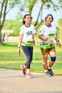 BIB: 1686, 1612
                            <button type="button" onclick="openModal(3718222)" class="btn btn-primary btn-sm float-right btn-popup" data-toggle="modal" data-target=".modal-high-quality">
                        <i class="fas fa-shopping-cart"></i> Add to Cart
                    </button>
                                            <button type="button" onclick="isThisMe(3718222, true)" class="btn btn-success btn-sm float-right btn-popup btn-isme hidden" data-toggle="tooltip" data-placement="bottom" title="นี่คือรูปของคุณใช่ไหม คลิกที่นี่เพื่อเอาเข้าอัลบั้ม">
                        <i class="fas fa-plus"></i> Add to album
                    </button>
                    <button type="button" onclick="isThisMe(3718222, false)" class="btn btn-warning btn-sm float-right btn-popup btn-isnotme hidden">
                        <i class="fas fa-ban"></i> Remove from album
                    </button>