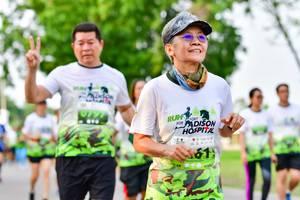 BIB: 
                            <button type="button" onclick="openModal(3719637)" class="btn btn-primary btn-sm float-right btn-popup" data-toggle="modal" data-target=".modal-high-quality">
                        <i class="fas fa-shopping-cart"></i> Add to Cart
                    </button>
                                            <button type="button" onclick="isThisMe(3719637, true)" class="btn btn-success btn-sm float-right btn-popup btn-isme hidden" data-toggle="tooltip" data-placement="bottom" title="นี่คือรูปของคุณใช่ไหม คลิกที่นี่เพื่อเอาเข้าอัลบั้ม">
                        <i class="fas fa-plus"></i> Add to album
                    </button>
                    <button type="button" onclick="isThisMe(3719637, false)" class="btn btn-warning btn-sm float-right btn-popup btn-isnotme hidden">
                        <i class="fas fa-ban"></i> Remove from album
                    </button>