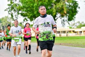 BIB: 242
                            <button type="button" onclick="openModal(3719370)" class="btn btn-primary btn-sm float-right btn-popup" data-toggle="modal" data-target=".modal-high-quality">
                        <i class="fas fa-shopping-cart"></i> Add to Cart
                    </button>
                                            <button type="button" onclick="isThisMe(3719370, true)" class="btn btn-success btn-sm float-right btn-popup btn-isme hidden" data-toggle="tooltip" data-placement="bottom" title="นี่คือรูปของคุณใช่ไหม คลิกที่นี่เพื่อเอาเข้าอัลบั้ม">
                        <i class="fas fa-plus"></i> Add to album
                    </button>
                    <button type="button" onclick="isThisMe(3719370, false)" class="btn btn-warning btn-sm float-right btn-popup btn-isnotme hidden">
                        <i class="fas fa-ban"></i> Remove from album
                    </button>