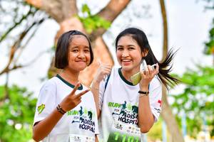 BIB: 
                            <button type="button" onclick="openModal(3720961)" class="btn btn-primary btn-sm float-right btn-popup" data-toggle="modal" data-target=".modal-high-quality">
                        <i class="fas fa-shopping-cart"></i> Add to Cart
                    </button>
                                            <button type="button" onclick="isThisMe(3720961, true)" class="btn btn-success btn-sm float-right btn-popup btn-isme hidden" data-toggle="tooltip" data-placement="bottom" title="นี่คือรูปของคุณใช่ไหม คลิกที่นี่เพื่อเอาเข้าอัลบั้ม">
                        <i class="fas fa-plus"></i> Add to album
                    </button>
                    <button type="button" onclick="isThisMe(3720961, false)" class="btn btn-warning btn-sm float-right btn-popup btn-isnotme hidden">
                        <i class="fas fa-ban"></i> Remove from album
                    </button>