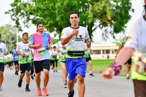 BIB: 
                            <button type="button" onclick="openModal(3718803)" class="btn btn-primary btn-sm float-right btn-popup" data-toggle="modal" data-target=".modal-high-quality">
                        <i class="fas fa-shopping-cart"></i> Add to Cart
                    </button>
                                            <button type="button" onclick="isThisMe(3718803, true)" class="btn btn-success btn-sm float-right btn-popup btn-isme hidden" data-toggle="tooltip" data-placement="bottom" title="นี่คือรูปของคุณใช่ไหม คลิกที่นี่เพื่อเอาเข้าอัลบั้ม">
                        <i class="fas fa-plus"></i> Add to album
                    </button>
                    <button type="button" onclick="isThisMe(3718803, false)" class="btn btn-warning btn-sm float-right btn-popup btn-isnotme hidden">
                        <i class="fas fa-ban"></i> Remove from album
                    </button>