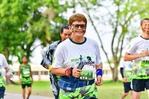 BIB: 156
                            <button type="button" onclick="openModal(3720895)" class="btn btn-primary btn-sm float-right btn-popup" data-toggle="modal" data-target=".modal-high-quality">
                        <i class="fas fa-shopping-cart"></i> Add to Cart
                    </button>
                                            <button type="button" onclick="isThisMe(3720895, true)" class="btn btn-success btn-sm float-right btn-popup btn-isme hidden" data-toggle="tooltip" data-placement="bottom" title="นี่คือรูปของคุณใช่ไหม คลิกที่นี่เพื่อเอาเข้าอัลบั้ม">
                        <i class="fas fa-plus"></i> Add to album
                    </button>
                    <button type="button" onclick="isThisMe(3720895, false)" class="btn btn-warning btn-sm float-right btn-popup btn-isnotme hidden">
                        <i class="fas fa-ban"></i> Remove from album
                    </button>