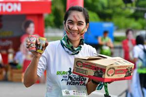 BIB: 
                            <button type="button" onclick="openModal(3722689)" class="btn btn-primary btn-sm float-right btn-popup" data-toggle="modal" data-target=".modal-high-quality">
                        <i class="fas fa-shopping-cart"></i> Add to Cart
                    </button>
                                            <button type="button" onclick="isThisMe(3722689, true)" class="btn btn-success btn-sm float-right btn-popup btn-isme hidden" data-toggle="tooltip" data-placement="bottom" title="นี่คือรูปของคุณใช่ไหม คลิกที่นี่เพื่อเอาเข้าอัลบั้ม">
                        <i class="fas fa-plus"></i> Add to album
                    </button>
                    <button type="button" onclick="isThisMe(3722689, false)" class="btn btn-warning btn-sm float-right btn-popup btn-isnotme hidden">
                        <i class="fas fa-ban"></i> Remove from album
                    </button>