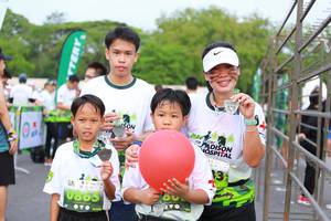 BIB: 0865
                            <button type="button" onclick="openModal(3555278)" class="btn btn-primary btn-sm float-right btn-popup" data-toggle="modal" data-target=".modal-high-quality">
                        <i class="fas fa-shopping-cart"></i> Add to Cart
                    </button>
                                            <button type="button" onclick="isThisMe(3555278, true)" class="btn btn-success btn-sm float-right btn-popup btn-isme hidden" data-toggle="tooltip" data-placement="bottom" title="นี่คือรูปของคุณใช่ไหม คลิกที่นี่เพื่อเอาเข้าอัลบั้ม">
                        <i class="fas fa-plus"></i> Add to album
                    </button>
                    <button type="button" onclick="isThisMe(3555278, false)" class="btn btn-warning btn-sm float-right btn-popup btn-isnotme hidden">
                        <i class="fas fa-ban"></i> Remove from album
                    </button>