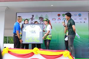 BIB: 
                            <button type="button" onclick="openModal(3555366)" class="btn btn-primary btn-sm float-right btn-popup" data-toggle="modal" data-target=".modal-high-quality">
                        <i class="fas fa-shopping-cart"></i> Add to Cart
                    </button>
                                            <button type="button" onclick="isThisMe(3555366, true)" class="btn btn-success btn-sm float-right btn-popup btn-isme hidden" data-toggle="tooltip" data-placement="bottom" title="นี่คือรูปของคุณใช่ไหม คลิกที่นี่เพื่อเอาเข้าอัลบั้ม">
                        <i class="fas fa-plus"></i> Add to album
                    </button>
                    <button type="button" onclick="isThisMe(3555366, false)" class="btn btn-warning btn-sm float-right btn-popup btn-isnotme hidden">
                        <i class="fas fa-ban"></i> Remove from album
                    </button>