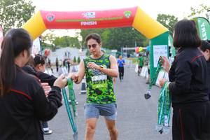 BIB: 2531
                            <button type="button" onclick="openModal(3555095)" class="btn btn-primary btn-sm float-right btn-popup" data-toggle="modal" data-target=".modal-high-quality">
                        <i class="fas fa-shopping-cart"></i> Add to Cart
                    </button>
                                            <button type="button" onclick="isThisMe(3555095, true)" class="btn btn-success btn-sm float-right btn-popup btn-isme hidden" data-toggle="tooltip" data-placement="bottom" title="นี่คือรูปของคุณใช่ไหม คลิกที่นี่เพื่อเอาเข้าอัลบั้ม">
                        <i class="fas fa-plus"></i> Add to album
                    </button>
                    <button type="button" onclick="isThisMe(3555095, false)" class="btn btn-warning btn-sm float-right btn-popup btn-isnotme hidden">
                        <i class="fas fa-ban"></i> Remove from album
                    </button>