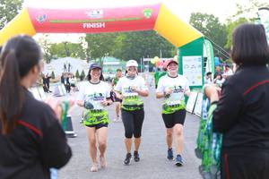 BIB: 1830, 1829, 1915
                            <button type="button" onclick="openModal(3554974)" class="btn btn-primary btn-sm float-right btn-popup" data-toggle="modal" data-target=".modal-high-quality">
                        <i class="fas fa-shopping-cart"></i> Add to Cart
                    </button>
                                            <button type="button" onclick="isThisMe(3554974, true)" class="btn btn-success btn-sm float-right btn-popup btn-isme hidden" data-toggle="tooltip" data-placement="bottom" title="นี่คือรูปของคุณใช่ไหม คลิกที่นี่เพื่อเอาเข้าอัลบั้ม">
                        <i class="fas fa-plus"></i> Add to album
                    </button>
                    <button type="button" onclick="isThisMe(3554974, false)" class="btn btn-warning btn-sm float-right btn-popup btn-isnotme hidden">
                        <i class="fas fa-ban"></i> Remove from album
                    </button>