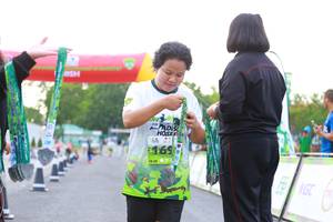 BIB: 1691
                            <button type="button" onclick="openModal(3555239)" class="btn btn-primary btn-sm float-right btn-popup" data-toggle="modal" data-target=".modal-high-quality">
                        <i class="fas fa-shopping-cart"></i> Add to Cart
                    </button>
                                            <button type="button" onclick="isThisMe(3555239, true)" class="btn btn-success btn-sm float-right btn-popup btn-isme hidden" data-toggle="tooltip" data-placement="bottom" title="นี่คือรูปของคุณใช่ไหม คลิกที่นี่เพื่อเอาเข้าอัลบั้ม">
                        <i class="fas fa-plus"></i> Add to album
                    </button>
                    <button type="button" onclick="isThisMe(3555239, false)" class="btn btn-warning btn-sm float-right btn-popup btn-isnotme hidden">
                        <i class="fas fa-ban"></i> Remove from album
                    </button>