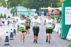 BIB: 1830, 1915, 1829
                            <button type="button" onclick="openModal(3554972)" class="btn btn-primary btn-sm float-right btn-popup" data-toggle="modal" data-target=".modal-high-quality">
                        <i class="fas fa-shopping-cart"></i> Add to Cart
                    </button>
                                            <button type="button" onclick="isThisMe(3554972, true)" class="btn btn-success btn-sm float-right btn-popup btn-isme hidden" data-toggle="tooltip" data-placement="bottom" title="นี่คือรูปของคุณใช่ไหม คลิกที่นี่เพื่อเอาเข้าอัลบั้ม">
                        <i class="fas fa-plus"></i> Add to album
                    </button>
                    <button type="button" onclick="isThisMe(3554972, false)" class="btn btn-warning btn-sm float-right btn-popup btn-isnotme hidden">
                        <i class="fas fa-ban"></i> Remove from album
                    </button>