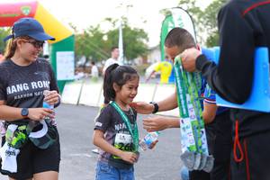 BIB: 2686
                            <button type="button" onclick="openModal(3555016)" class="btn btn-primary btn-sm float-right btn-popup" data-toggle="modal" data-target=".modal-high-quality">
                        <i class="fas fa-shopping-cart"></i> Add to Cart
                    </button>
                                            <button type="button" onclick="isThisMe(3555016, true)" class="btn btn-success btn-sm float-right btn-popup btn-isme hidden" data-toggle="tooltip" data-placement="bottom" title="นี่คือรูปของคุณใช่ไหม คลิกที่นี่เพื่อเอาเข้าอัลบั้ม">
                        <i class="fas fa-plus"></i> Add to album
                    </button>
                    <button type="button" onclick="isThisMe(3555016, false)" class="btn btn-warning btn-sm float-right btn-popup btn-isnotme hidden">
                        <i class="fas fa-ban"></i> Remove from album
                    </button>