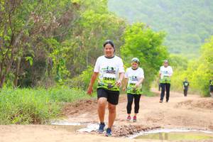 BIB: 2414
                            <button type="button" onclick="openModal(3556899)" class="btn btn-primary btn-sm float-right btn-popup" data-toggle="modal" data-target=".modal-high-quality">
                        <i class="fas fa-shopping-cart"></i> Add to Cart
                    </button>
                                            <button type="button" onclick="isThisMe(3556899, true)" class="btn btn-success btn-sm float-right btn-popup btn-isme hidden" data-toggle="tooltip" data-placement="bottom" title="นี่คือรูปของคุณใช่ไหม คลิกที่นี่เพื่อเอาเข้าอัลบั้ม">
                        <i class="fas fa-plus"></i> Add to album
                    </button>
                    <button type="button" onclick="isThisMe(3556899, false)" class="btn btn-warning btn-sm float-right btn-popup btn-isnotme hidden">
                        <i class="fas fa-ban"></i> Remove from album
                    </button>