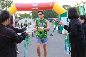 BIB: 2531
                            <button type="button" onclick="openModal(3555097)" class="btn btn-primary btn-sm float-right btn-popup" data-toggle="modal" data-target=".modal-high-quality">
                        <i class="fas fa-shopping-cart"></i> Add to Cart
                    </button>
                                            <button type="button" onclick="isThisMe(3555097, true)" class="btn btn-success btn-sm float-right btn-popup btn-isme hidden" data-toggle="tooltip" data-placement="bottom" title="นี่คือรูปของคุณใช่ไหม คลิกที่นี่เพื่อเอาเข้าอัลบั้ม">
                        <i class="fas fa-plus"></i> Add to album
                    </button>
                    <button type="button" onclick="isThisMe(3555097, false)" class="btn btn-warning btn-sm float-right btn-popup btn-isnotme hidden">
                        <i class="fas fa-ban"></i> Remove from album
                    </button>