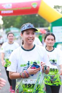 BIB: 581, 105
                            <button type="button" onclick="openModal(3554957)" class="btn btn-primary btn-sm float-right btn-popup" data-toggle="modal" data-target=".modal-high-quality">
                        <i class="fas fa-shopping-cart"></i> Add to Cart
                    </button>
                                            <button type="button" onclick="isThisMe(3554957, true)" class="btn btn-success btn-sm float-right btn-popup btn-isme hidden" data-toggle="tooltip" data-placement="bottom" title="นี่คือรูปของคุณใช่ไหม คลิกที่นี่เพื่อเอาเข้าอัลบั้ม">
                        <i class="fas fa-plus"></i> Add to album
                    </button>
                    <button type="button" onclick="isThisMe(3554957, false)" class="btn btn-warning btn-sm float-right btn-popup btn-isnotme hidden">
                        <i class="fas fa-ban"></i> Remove from album
                    </button>