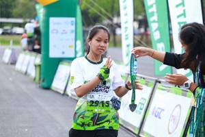 BIB: 2915
                            <button type="button" onclick="openModal(3555337)" class="btn btn-primary btn-sm float-right btn-popup" data-toggle="modal" data-target=".modal-high-quality">
                        <i class="fas fa-shopping-cart"></i> Add to Cart
                    </button>
                                            <button type="button" onclick="isThisMe(3555337, true)" class="btn btn-success btn-sm float-right btn-popup btn-isme hidden" data-toggle="tooltip" data-placement="bottom" title="นี่คือรูปของคุณใช่ไหม คลิกที่นี่เพื่อเอาเข้าอัลบั้ม">
                        <i class="fas fa-plus"></i> Add to album
                    </button>
                    <button type="button" onclick="isThisMe(3555337, false)" class="btn btn-warning btn-sm float-right btn-popup btn-isnotme hidden">
                        <i class="fas fa-ban"></i> Remove from album
                    </button>