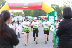 BIB: 1830, 1915, 1829
                            <button type="button" onclick="openModal(3554977)" class="btn btn-primary btn-sm float-right btn-popup" data-toggle="modal" data-target=".modal-high-quality">
                        <i class="fas fa-shopping-cart"></i> Add to Cart
                    </button>
                                            <button type="button" onclick="isThisMe(3554977, true)" class="btn btn-success btn-sm float-right btn-popup btn-isme hidden" data-toggle="tooltip" data-placement="bottom" title="นี่คือรูปของคุณใช่ไหม คลิกที่นี่เพื่อเอาเข้าอัลบั้ม">
                        <i class="fas fa-plus"></i> Add to album
                    </button>
                    <button type="button" onclick="isThisMe(3554977, false)" class="btn btn-warning btn-sm float-right btn-popup btn-isnotme hidden">
                        <i class="fas fa-ban"></i> Remove from album
                    </button>