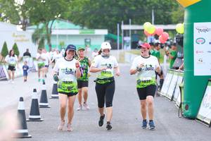 BIB: 1830, 1915, 1829
                            <button type="button" onclick="openModal(3554973)" class="btn btn-primary btn-sm float-right btn-popup" data-toggle="modal" data-target=".modal-high-quality">
                        <i class="fas fa-shopping-cart"></i> Add to Cart
                    </button>
                                            <button type="button" onclick="isThisMe(3554973, true)" class="btn btn-success btn-sm float-right btn-popup btn-isme hidden" data-toggle="tooltip" data-placement="bottom" title="นี่คือรูปของคุณใช่ไหม คลิกที่นี่เพื่อเอาเข้าอัลบั้ม">
                        <i class="fas fa-plus"></i> Add to album
                    </button>
                    <button type="button" onclick="isThisMe(3554973, false)" class="btn btn-warning btn-sm float-right btn-popup btn-isnotme hidden">
                        <i class="fas fa-ban"></i> Remove from album
                    </button>