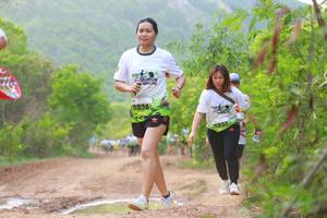 BIB: 1336
                            <button type="button" onclick="openModal(3569918)" class="btn btn-primary btn-sm float-right btn-popup" data-toggle="modal" data-target=".modal-high-quality">
                        <i class="fas fa-shopping-cart"></i> Add to Cart
                    </button>
                                            <button type="button" onclick="isThisMe(3569918, true)" class="btn btn-success btn-sm float-right btn-popup btn-isme hidden" data-toggle="tooltip" data-placement="bottom" title="นี่คือรูปของคุณใช่ไหม คลิกที่นี่เพื่อเอาเข้าอัลบั้ม">
                        <i class="fas fa-plus"></i> Add to album
                    </button>
                    <button type="button" onclick="isThisMe(3569918, false)" class="btn btn-warning btn-sm float-right btn-popup btn-isnotme hidden">
                        <i class="fas fa-ban"></i> Remove from album
                    </button>