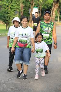 BIB: 9486
                            <button type="button" onclick="openModal(3625965)" class="btn btn-primary btn-sm float-right btn-popup" data-toggle="modal" data-target=".modal-high-quality">
                        <i class="fas fa-shopping-cart"></i> Add to Cart
                    </button>
                                            <button type="button" onclick="isThisMe(3625965, true)" class="btn btn-success btn-sm float-right btn-popup btn-isme hidden" data-toggle="tooltip" data-placement="bottom" title="นี่คือรูปของคุณใช่ไหม คลิกที่นี่เพื่อเอาเข้าอัลบั้ม">
                        <i class="fas fa-plus"></i> Add to album
                    </button>
                    <button type="button" onclick="isThisMe(3625965, false)" class="btn btn-warning btn-sm float-right btn-popup btn-isnotme hidden">
                        <i class="fas fa-ban"></i> Remove from album
                    </button>