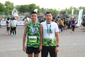 BIB: 2352
                            <button type="button" onclick="openModal(3631153)" class="btn btn-primary btn-sm float-right btn-popup" data-toggle="modal" data-target=".modal-high-quality">
                        <i class="fas fa-shopping-cart"></i> Add to Cart
                    </button>
                                            <button type="button" onclick="isThisMe(3631153, true)" class="btn btn-success btn-sm float-right btn-popup btn-isme hidden" data-toggle="tooltip" data-placement="bottom" title="นี่คือรูปของคุณใช่ไหม คลิกที่นี่เพื่อเอาเข้าอัลบั้ม">
                        <i class="fas fa-plus"></i> Add to album
                    </button>
                    <button type="button" onclick="isThisMe(3631153, false)" class="btn btn-warning btn-sm float-right btn-popup btn-isnotme hidden">
                        <i class="fas fa-ban"></i> Remove from album
                    </button>