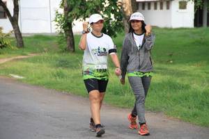 BIB: 1930
                            <button type="button" onclick="openModal(3628243)" class="btn btn-primary btn-sm float-right btn-popup" data-toggle="modal" data-target=".modal-high-quality">
                        <i class="fas fa-shopping-cart"></i> Add to Cart
                    </button>
                                            <button type="button" onclick="isThisMe(3628243, true)" class="btn btn-success btn-sm float-right btn-popup btn-isme hidden" data-toggle="tooltip" data-placement="bottom" title="นี่คือรูปของคุณใช่ไหม คลิกที่นี่เพื่อเอาเข้าอัลบั้ม">
                        <i class="fas fa-plus"></i> Add to album
                    </button>
                    <button type="button" onclick="isThisMe(3628243, false)" class="btn btn-warning btn-sm float-right btn-popup btn-isnotme hidden">
                        <i class="fas fa-ban"></i> Remove from album
                    </button>